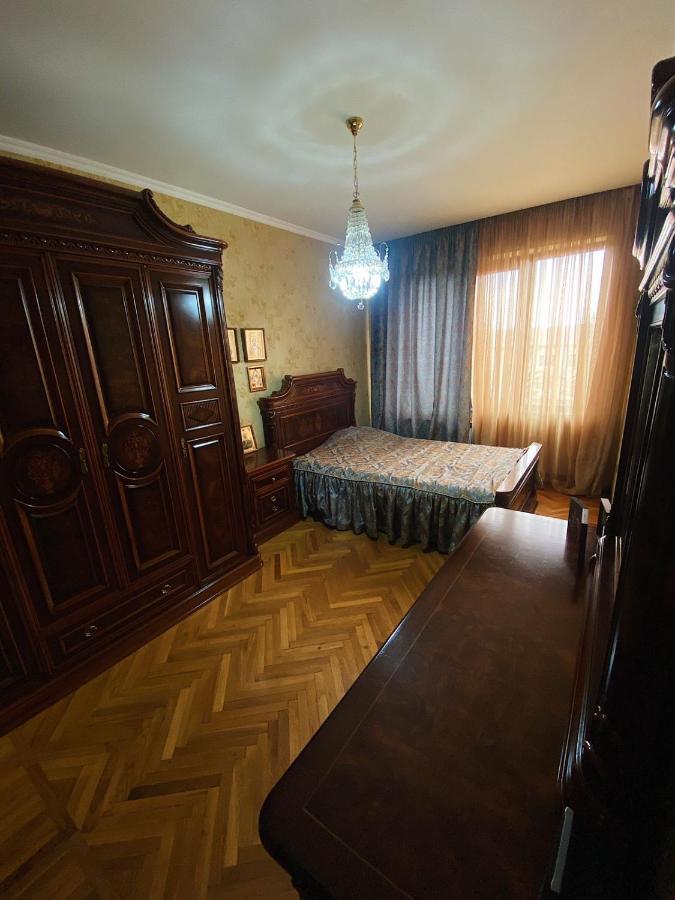 Большая Четырехкомнатная Квартира С Двумя Балконами У Моря В Центре Сухума,В Абхазии Σουχούμι Εξωτερικό φωτογραφία